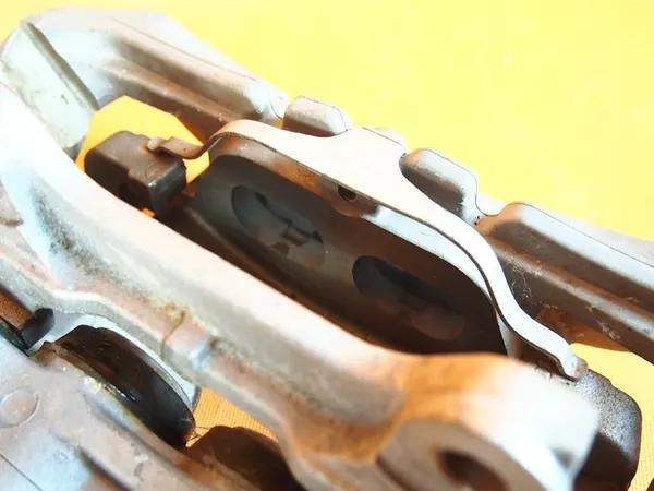 Audi A6 4G Etu Jarrusatula Vasemmalle 36KM 4g0615105ap image 9