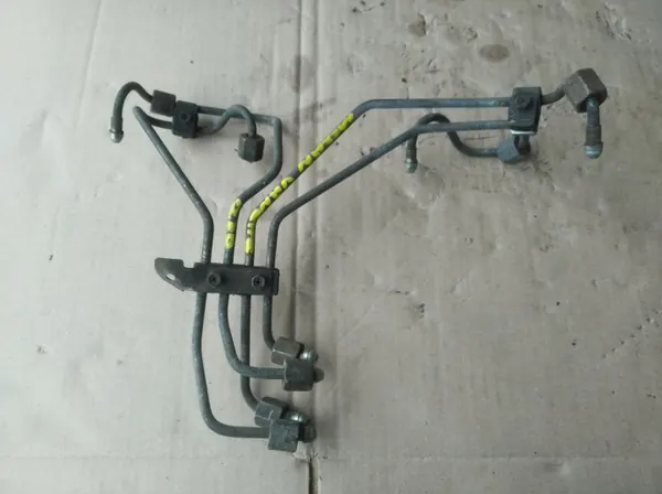 Nissan Vanette 2.3D inspuitleidingen OEM image 2