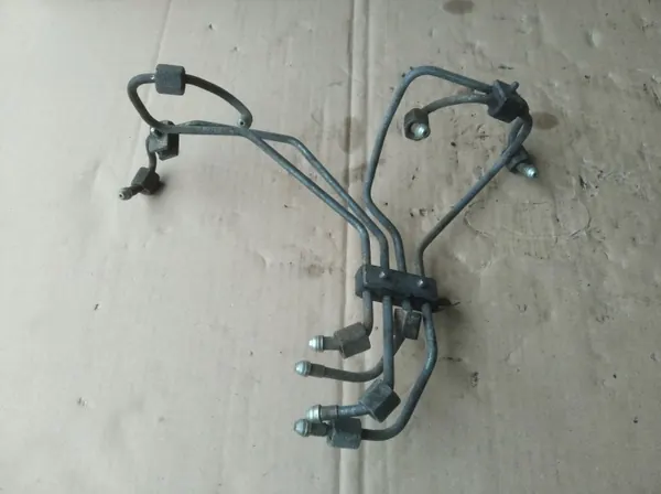 Nissan Vanette 2.3D inspuitleidingen OEM image 3