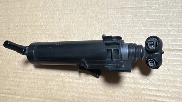 AUDI A4 B8 LIFT LINKER KOPLAMPENREINIGER 8K0955101D image 3