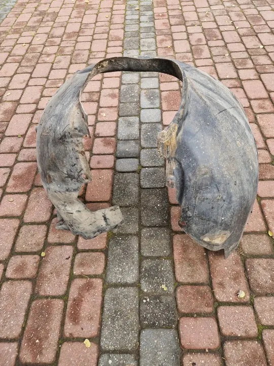 Ford Focus Mk2 C-Max front right wheel arch image 3