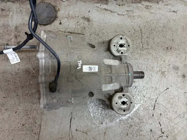 Taka tasauspyörästö FORD USA L1MW4000CC Bensiini 2020 image 3