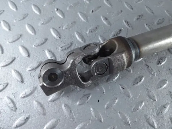 Croix de colonne direction Toyota OEM 4526010040 d'occasion image 3