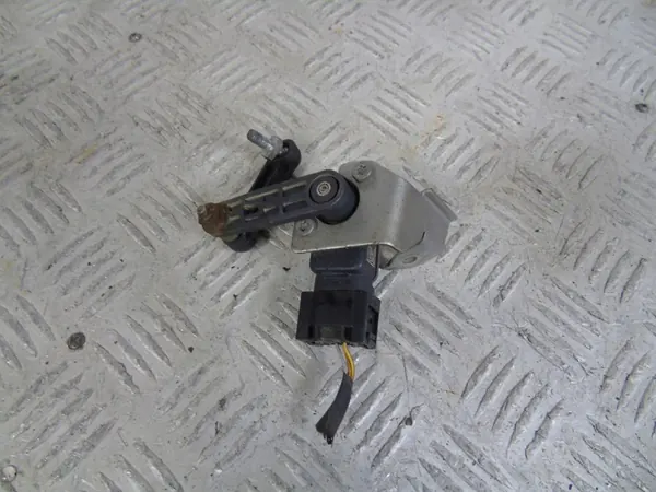 Sensor de nível de farol esquerdo dianteiro Volvo XC90 OEM 32246991 image 2