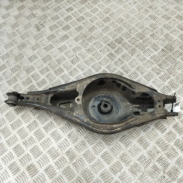 Volvo XC40 2025 Braccio Superiore Posteriore Destro OEM image 2