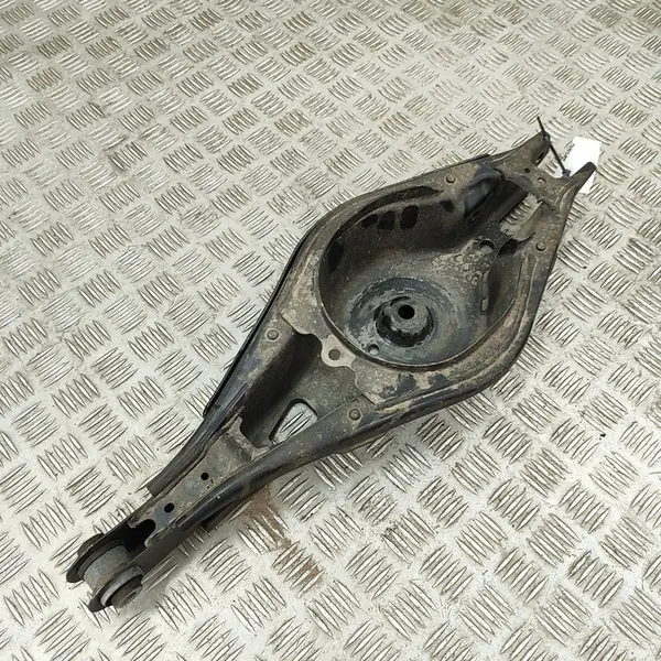 Volvo XC40 2025 Braccio Superiore Posteriore Destro OEM image 4