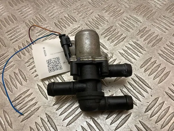 Volvo XC90 2019 Kylvätskestyrventil OEM 31338385 image 2