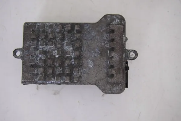 Tuulettimen vastus Mercedes C-luokka W203 A2038214058 image 2