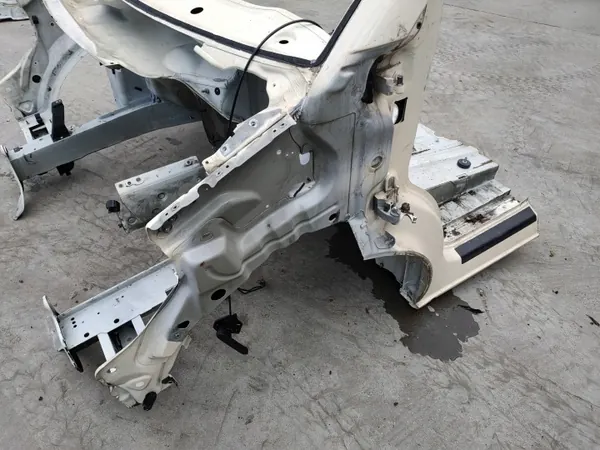 VW T6 Multivan 15-19 Schweller & Trennwand Vorne OEM image 3