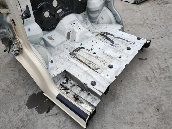 VW T6 Multivan 15-19 Schweller & Trennwand Vorne OEM image 4