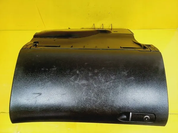 Handskfack Audi A4 B6 OEM DRC97170 Svart Begagnad image 2