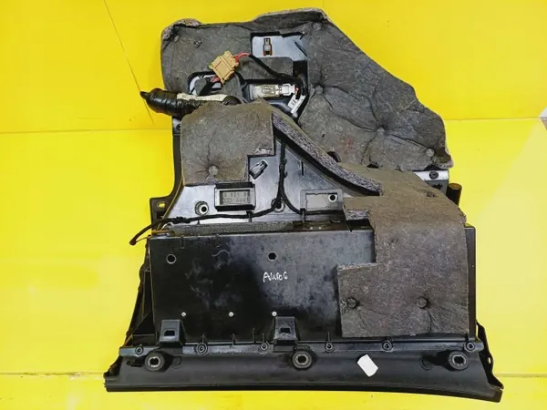 Handskfack Audi A4 B6 OEM DRC97170 Svart Begagnad image 7