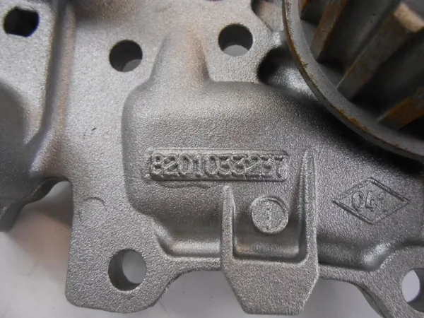 Vattenpump Dacia Logan I Kangoo I 1.4 1.6 OE 8201033237 image 4