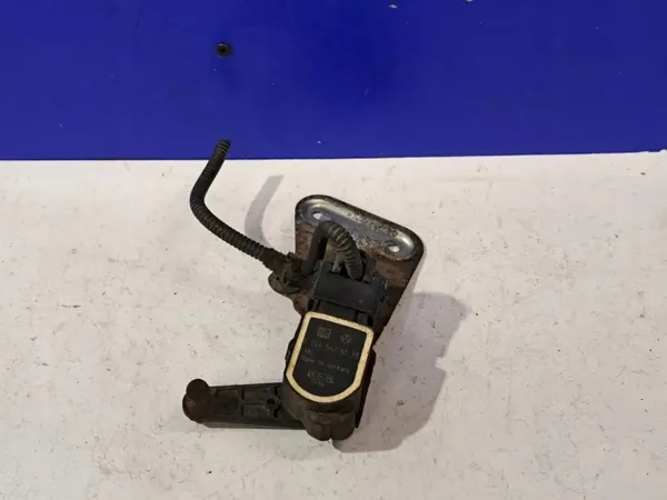 Sensor de nivel delantero izquierdo OEM A0045426518 Mercedes image 2