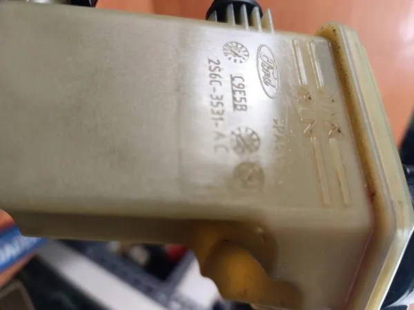 Ohjausvahvistimen säiliö OEM 2S6C3531AC Ford image 3