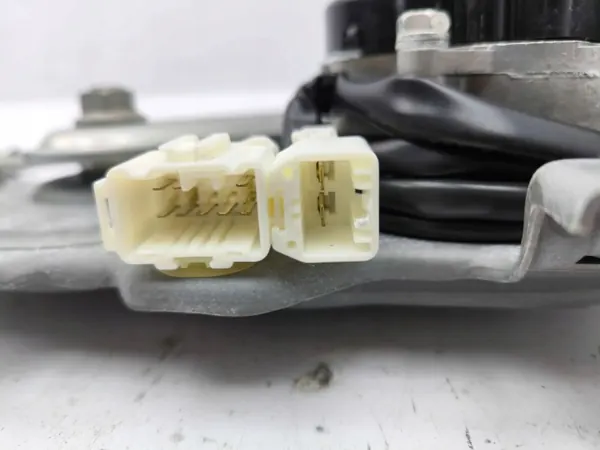 Actuador de maletero Honda Accord 2009 OEM 0806060305 image 9