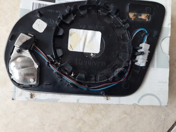 Insert Miroir Droit OEM A0998100616 - Mercedes W205 image 7