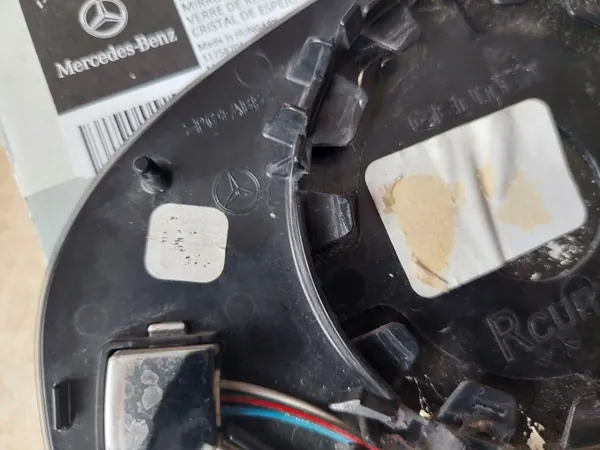 Insert Miroir Droit OEM A0998100616 - Mercedes W205 image 8