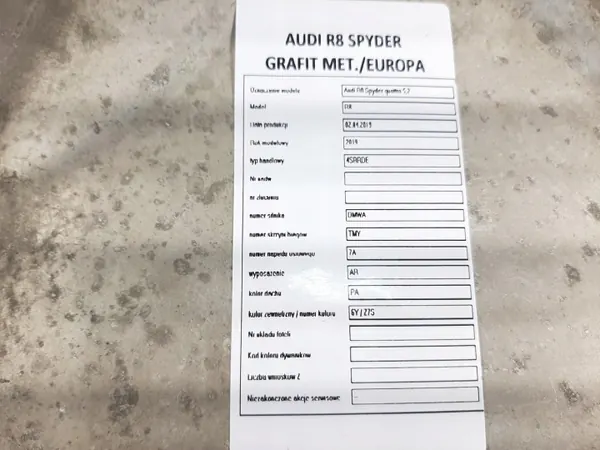 Escudo inferior Audi R8 OEM 4S0825216C - Usado image 5