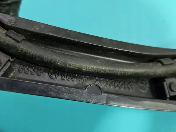 Braço do limpa-vidros esquerdo OEM 31440420 Volvo S90 II 2016- image 8