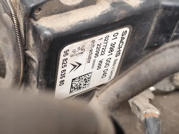 Automaattivaihteisto Peugeot Bipper 1.4 HDi Diesel 2012 OEM image 9