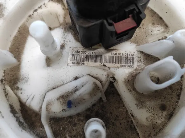 AUDI A4 B8 07- 1.8 TFSI Brandstofpomp 8K0919051M image 3