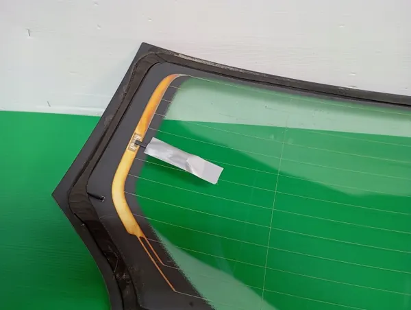 VW UP 11- achterklepglas OEM - Gebruikte staat image 6