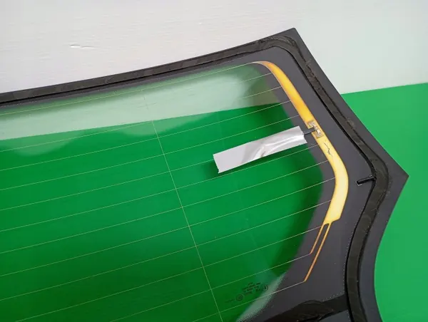 VW UP 11- achterklepglas OEM - Gebruikte staat image 7