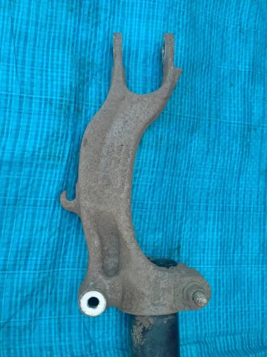 Audi A4 B9 Voor Linker Schokdemper OEM 8W0031AK image 4
