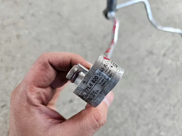 Ilmastointiletkua Audi Q7 10- VAG 7L6820750AG image 6