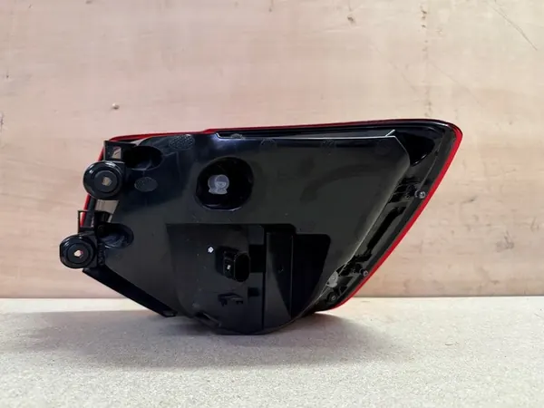 AUDI Q2 Lámpara LED Trasera Izquierda 81A945091B image 3