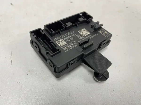 Audi E-Tron Vordertürsteuergerät OEM 4M0959593J image 4