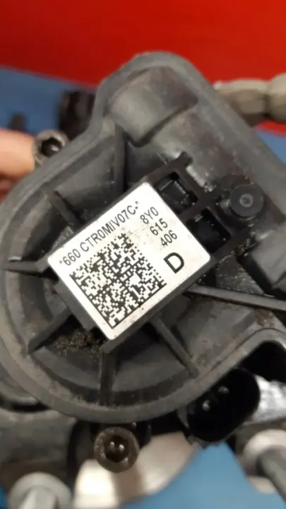 Audi RS3 8Y Jarrujarrut takana OEM 8Y0615406D image 5
