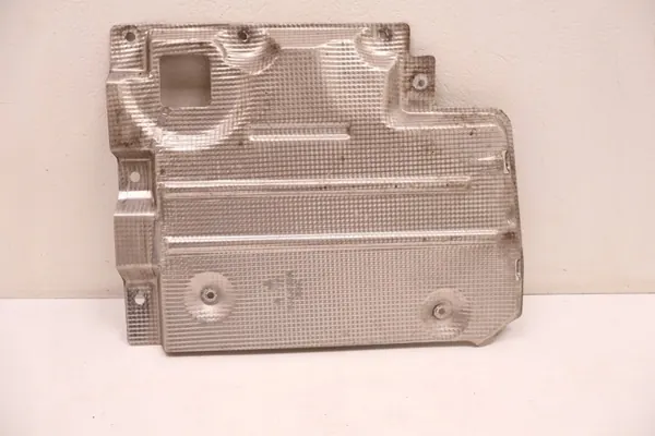 Escudo térmico Maserati Grecale OEM 670157076 image 2