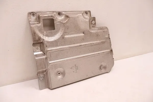 Escudo térmico Maserati Grecale OEM 670157076 image 3