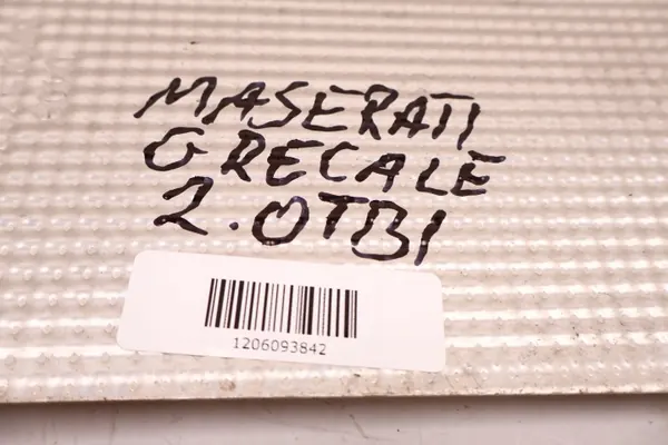 Escudo térmico Maserati Grecale OEM 670157076 image 7