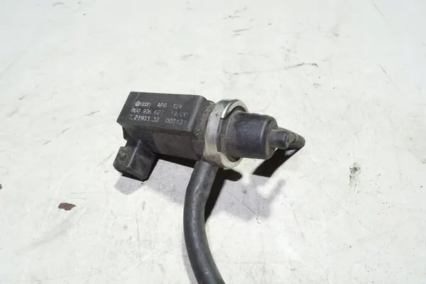 Elektromagnetisk ventil AUDI A6 2.5L diesel 2000 OEM 8D0906627 image 3