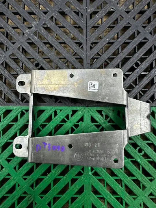 Pièce de châssis BMW 5 F10 F11 OEM 6775361 - Occasion image 2