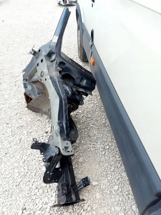 Faldón Delantero Derecho Renault OE OEM TEB66 image 8