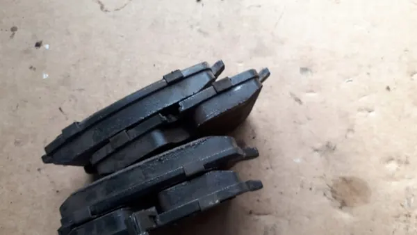 Remblokken achter OEM KLOCKI TYŁ BOSCH - Audi OE image 10