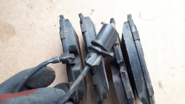 Remblokken achter OEM KLOCKI TYŁ BOSCH - Audi OE image 4