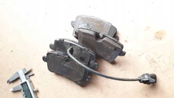Remblokken achter OEM KLOCKI TYŁ BOSCH - Audi OE image 8