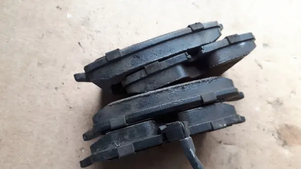 Remblokken achter OEM KLOCKI TYŁ BOSCH - Audi OE image 9