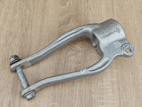 Etuvasen iskunvaimenninpidike OEM 6861199 BMW 530i G30 image 2