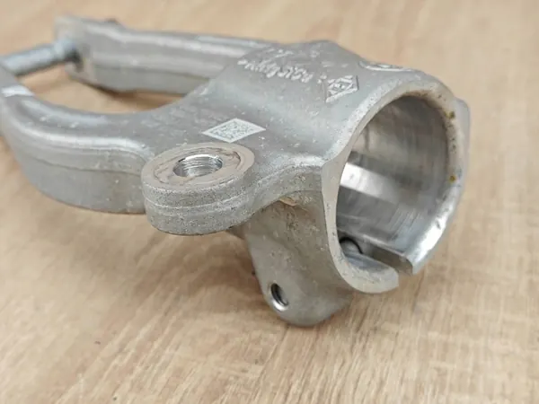 Etuvasen iskunvaimenninpidike OEM 6861199 BMW 530i G30 image 3