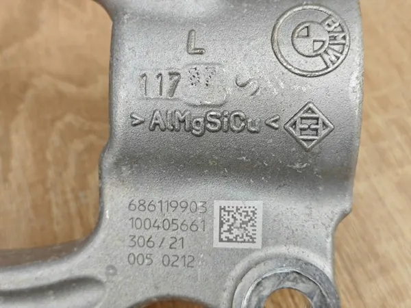 Etuvasen iskunvaimenninpidike OEM 6861199 BMW 530i G30 image 4