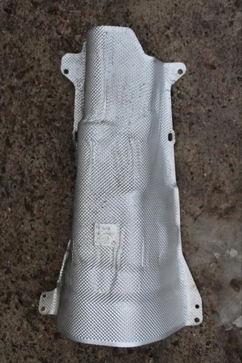 Volvo värmeskydd OEM 31425010 för V40 II image 2
