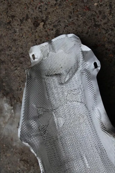 Volvo värmeskydd OEM 31425010 för V40 II image 3