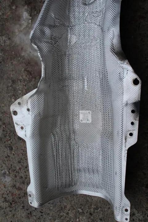 Volvo värmeskydd OEM 31425010 för V40 II image 4