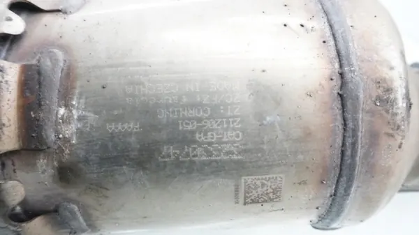 Catalyseur Volvo V60 II 2.0 B OEM 32330747 Mild Hybrid image 3